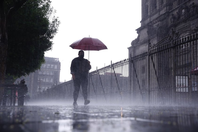 Captan granizo y lluvias en Edomex y CDMX