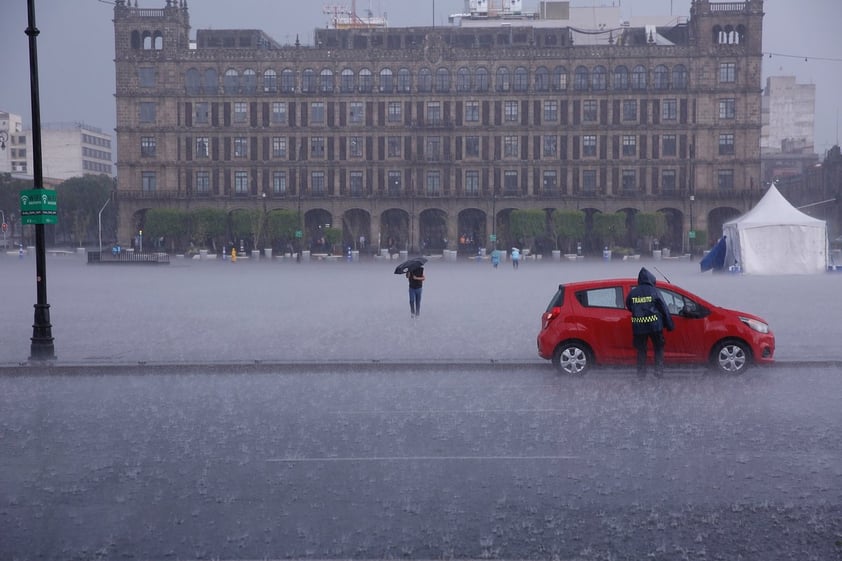 Captan granizo y lluvias en Edomex y CDMX