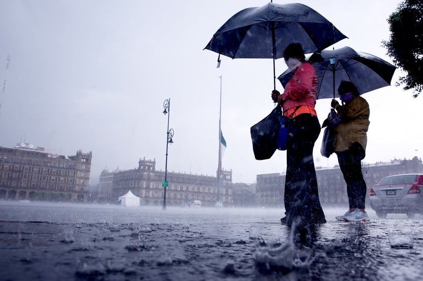 Captan granizo y lluvias en Edomex y CDMX