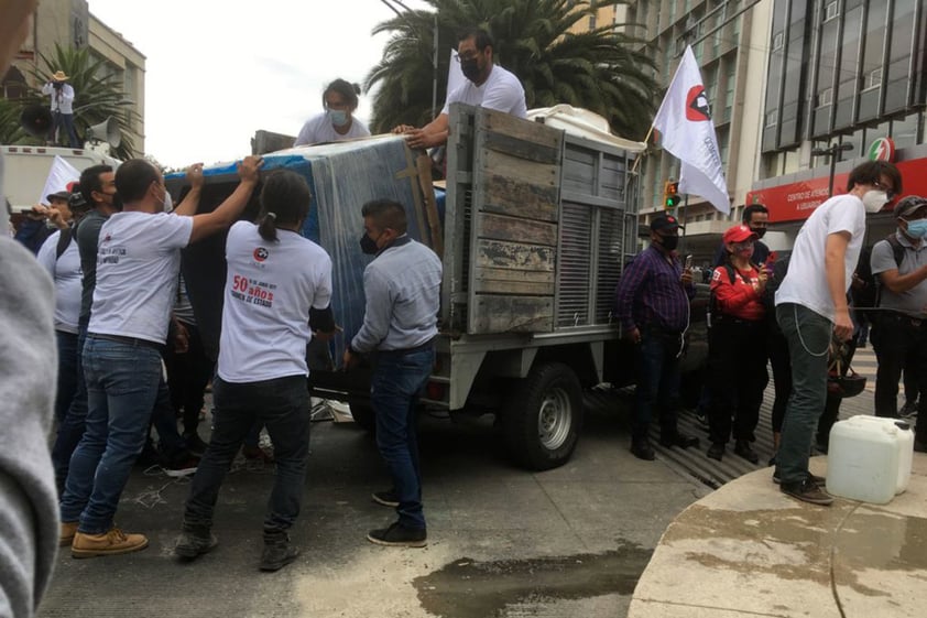 Conmemoran 50 años del 'Halconazo' con marcha en CDMX