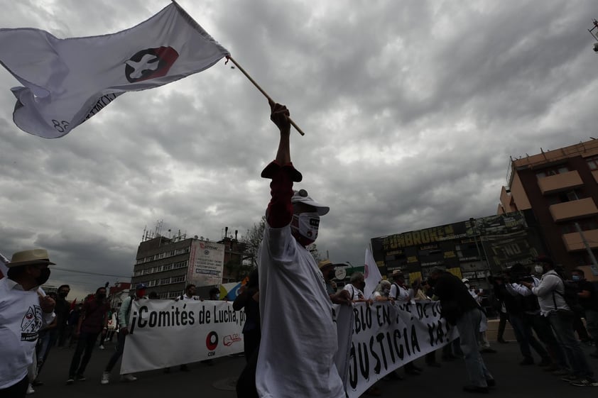 Conmemoran 50 años del 'Halconazo' con marcha en CDMX