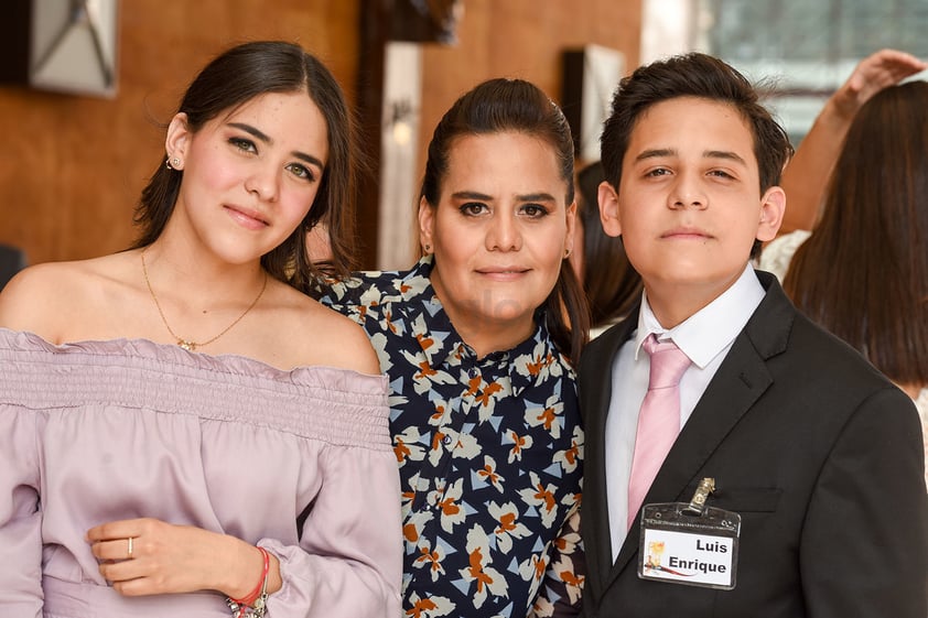 María José, Anilú y Luis Enrique.