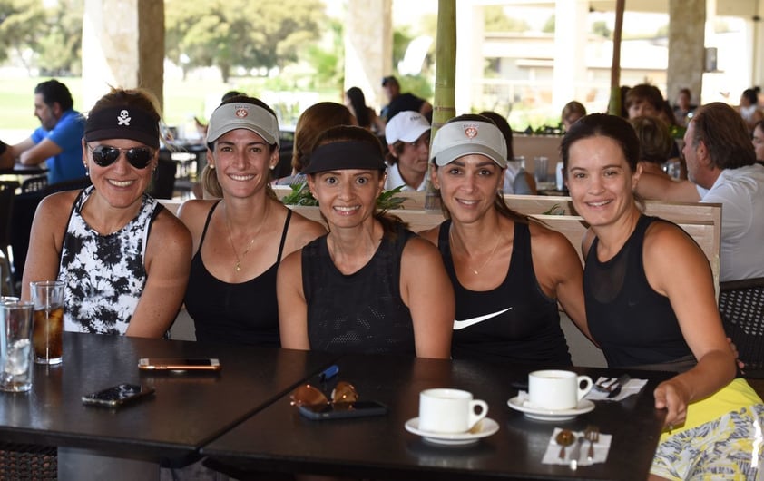 Hilda, Neni, Polla, Jimena y Mayte.