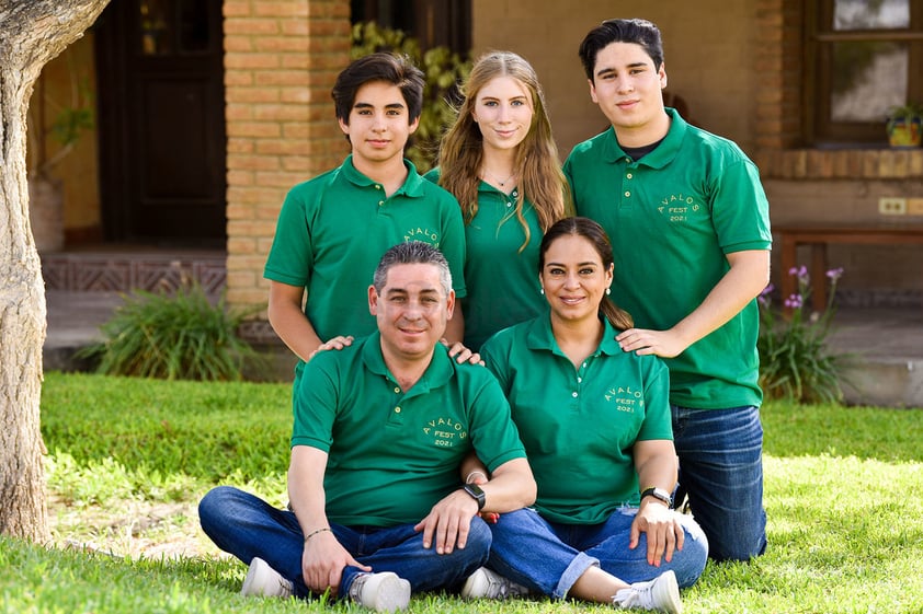 Fabiola, Miguel, Miguel Ángel, Santiago y Alida.