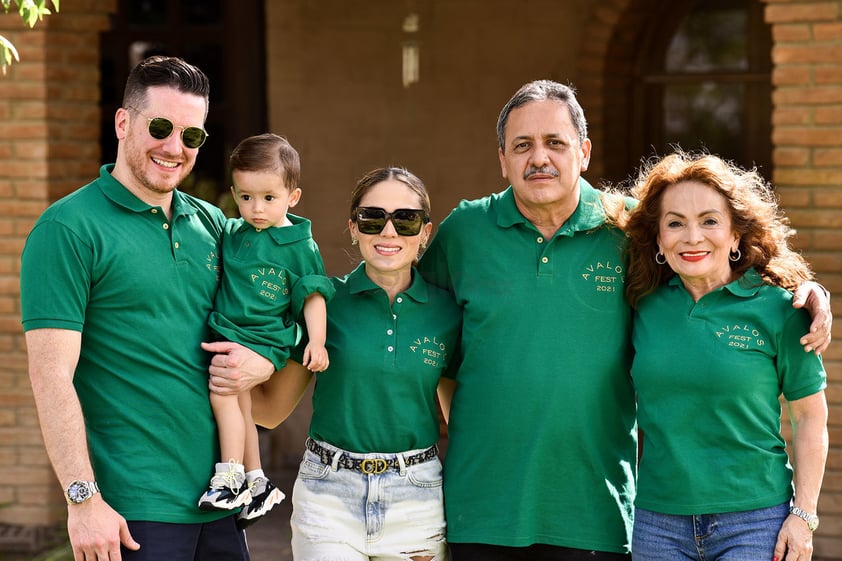 Rodolfo Ávalos, Élida Abreu, Carolina Ávalos, Enrico Arzapalo y Enrico Arzapalo Jr.