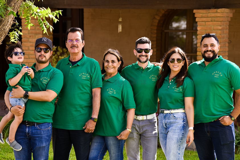 Arnoldo García, Rosario Ávalos, Alejandro Ávalos, Arnoldo Ávalos, Leonardo García y Elis Delgado.