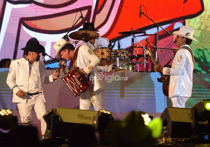 En concierto instalaciones de la feria de Torreón “Los dos Carnales”