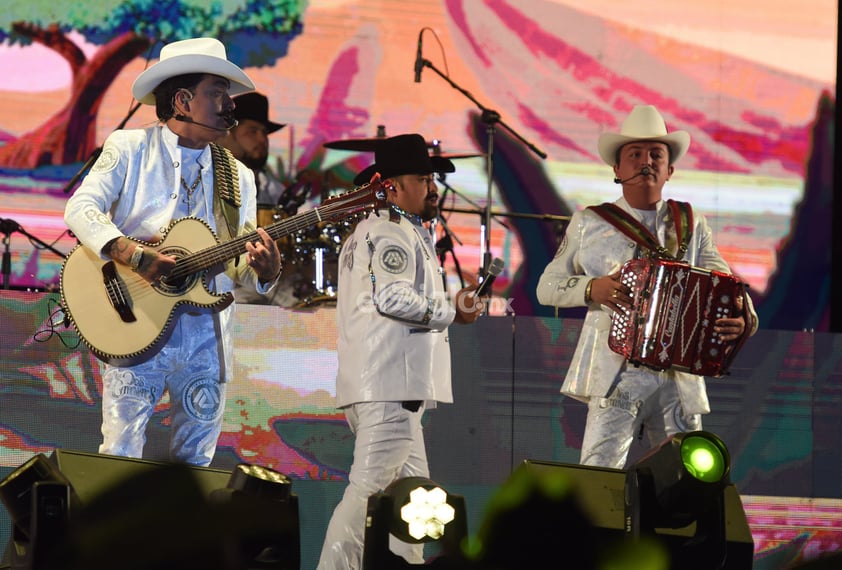 En concierto instalaciones de la feria de Torreón “Los dos Carnales”