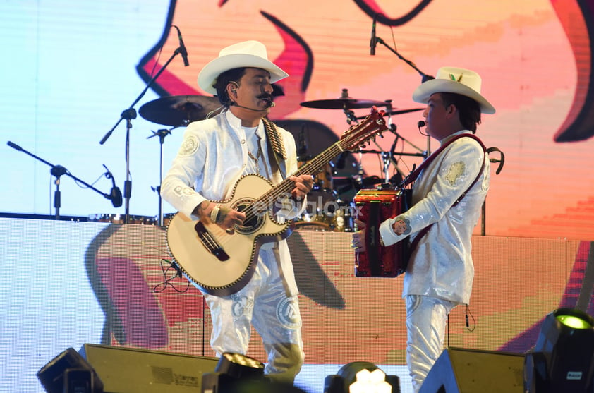 En concierto instalaciones de la feria de Torreón “Los dos Carnales”