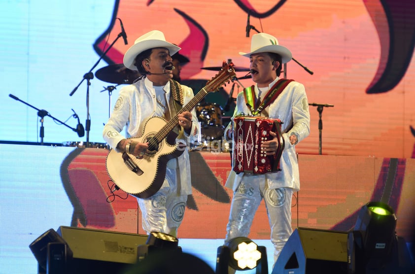 En concierto instalaciones de la feria de Torreón “Los dos Carnales”