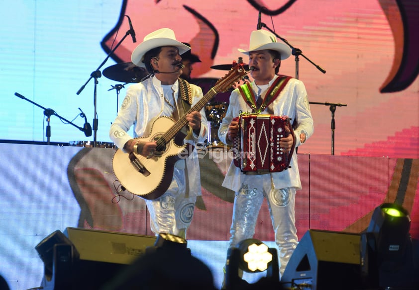 En concierto instalaciones de la feria de Torreón “Los dos Carnales”