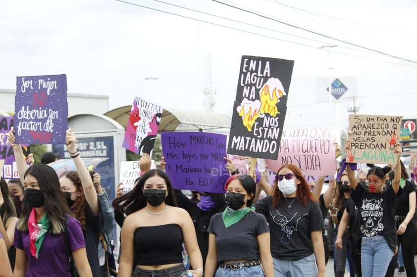 Laguneras marchan 'Vivas y sin miedo' ante feminicidios en la región