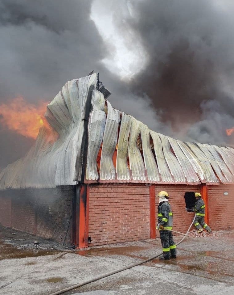 Empresa cafetalera se incendia en Torreón