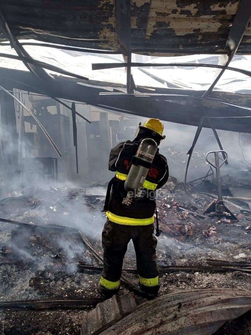 Empresa cafetalera se incendia en Torreón