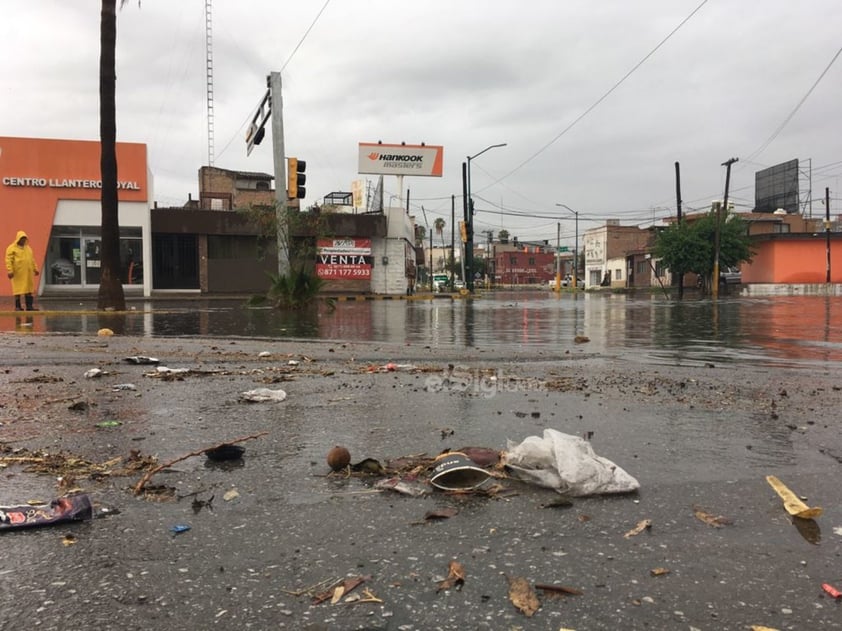 Lluvias en La Laguna generan encharcamientos y caos vial