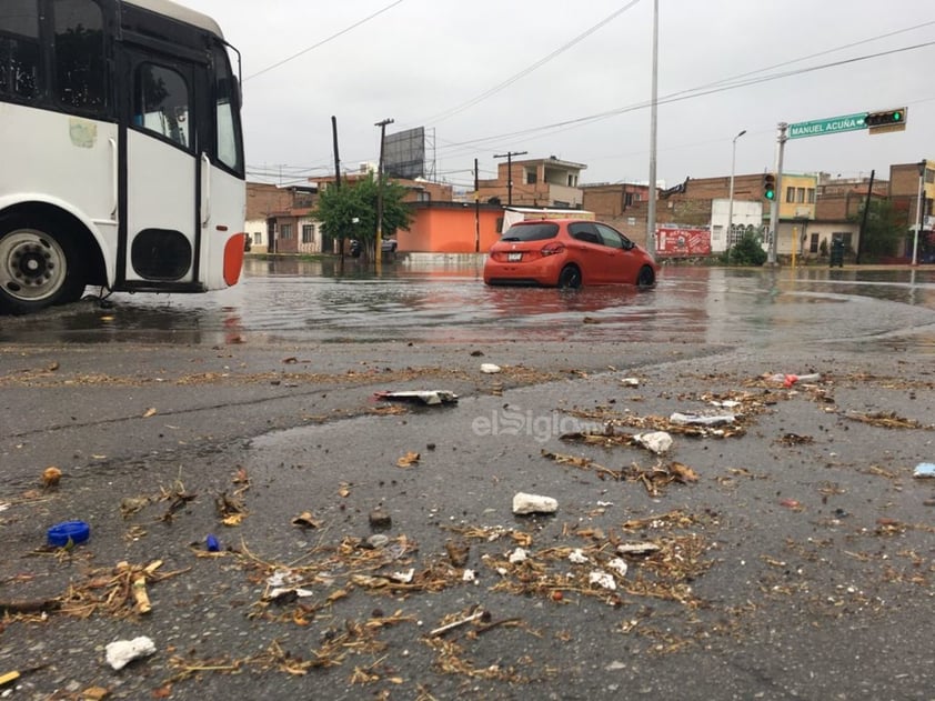 Lluvias en La Laguna generan encharcamientos y caos vial