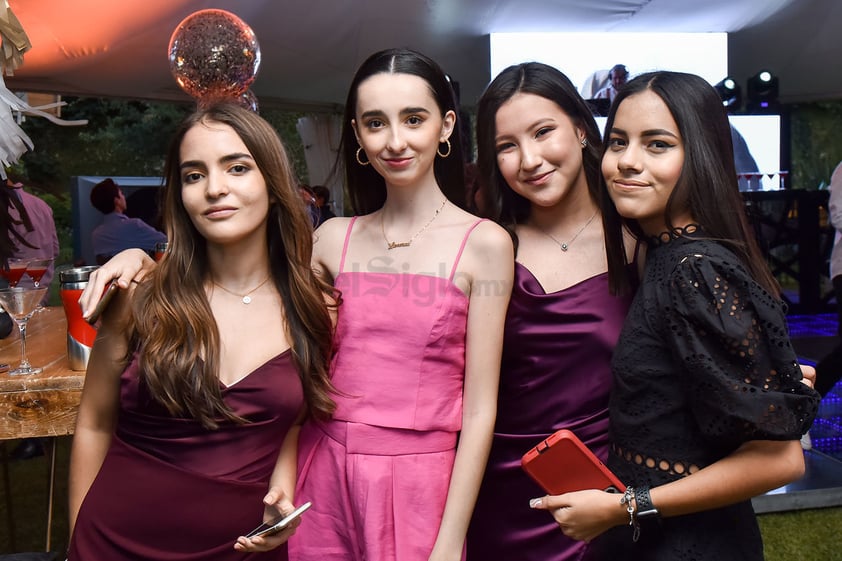 María Renee Domínguez, Lorenza Echevarrieta, Mariana Woo y Andrea Aranda.