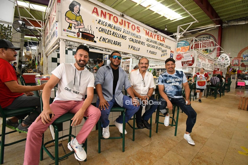 Tropicalísimo Apache 

 Tropicalísimo Apache en el mercado Juárez Torreón