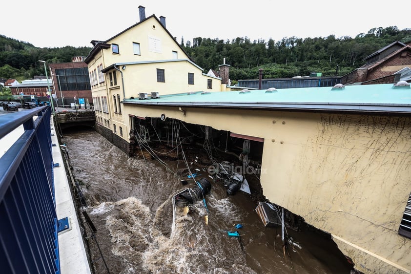 Los habitantes de distintas localidades valonas han tenido que ser evacuados, así como cientos de jóvenes que se encontraban en campamentos de verano.