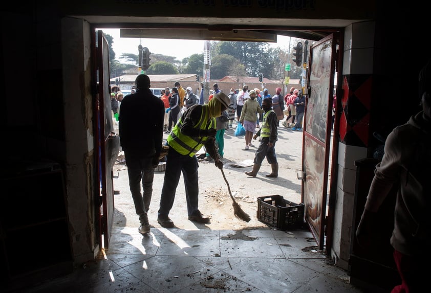 Sudáfrica restaura la calma tras disturbios que dejaron 117 muertos