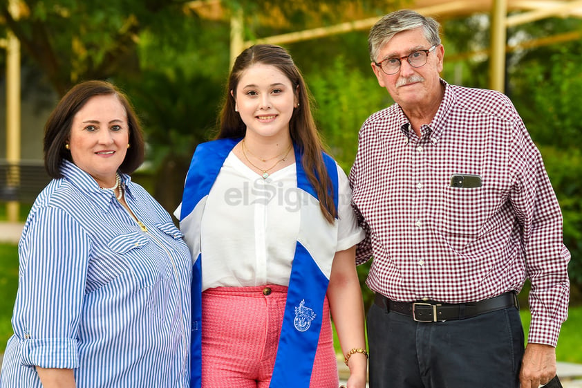 Ana Luisa Osete, Laura Osete y Alfredo Osete.