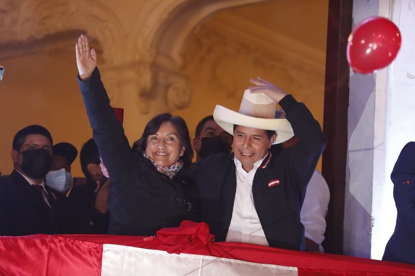 Tribunal Electoral declara a Pedro Castillo como presidente electo de Perú