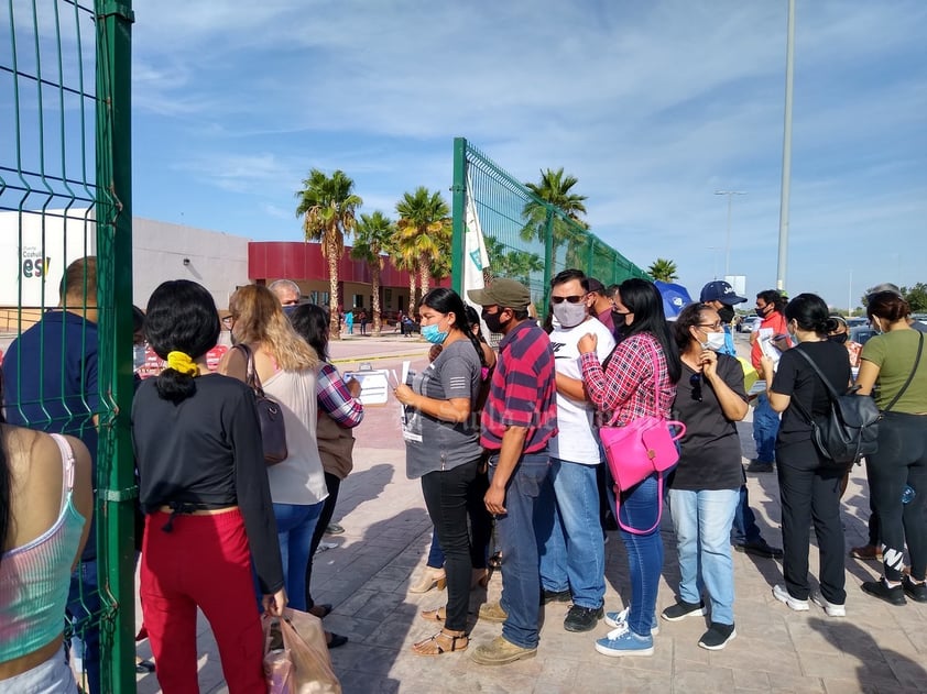 En esta Jornada masiva de vacunación participa personal de la Secretaría de Salud, del Instituto Mexicano del Seguro Social, Servidores de la Nación, Guardia Nacional, Ejército Mexicano, Tránsito y Vialidad Municipal y Protección Civil, entre otras.