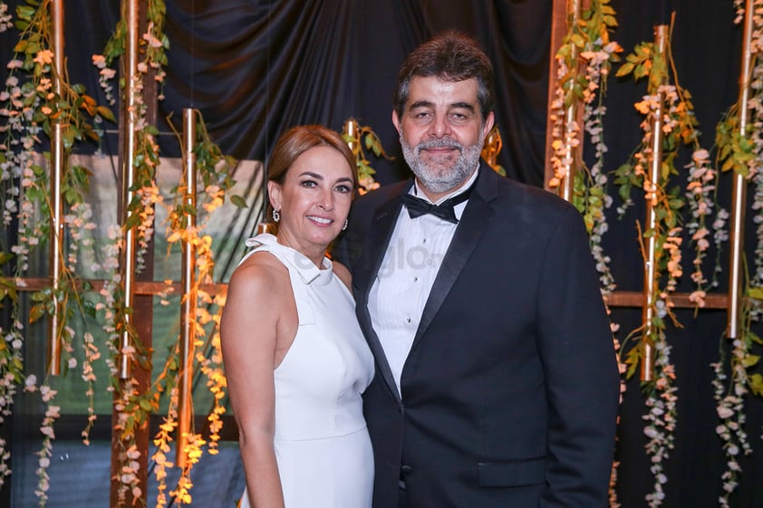 Beatriz y Mauricio celebran su boda.