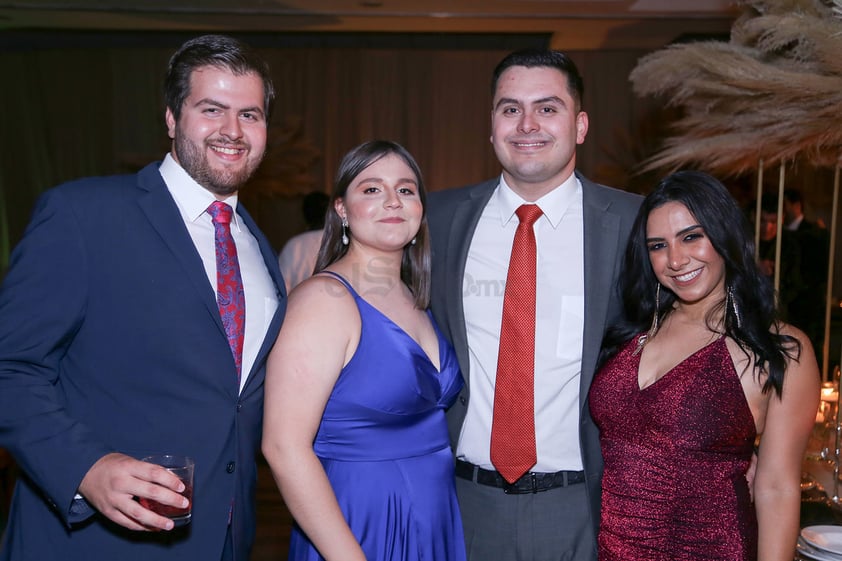 Alejandro, Lucía, Alfredo y Karen.