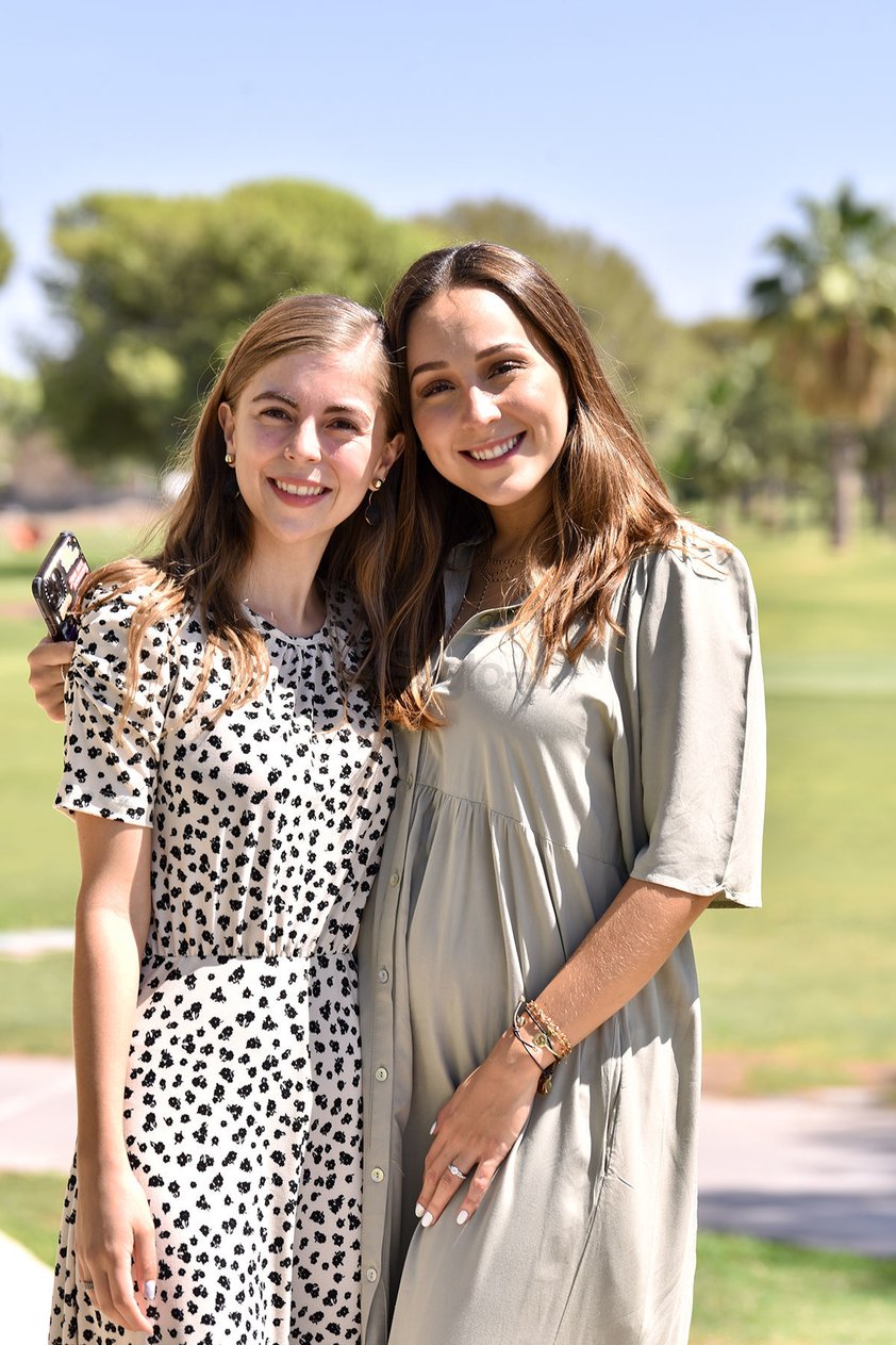 Ana Karen y Sandra.