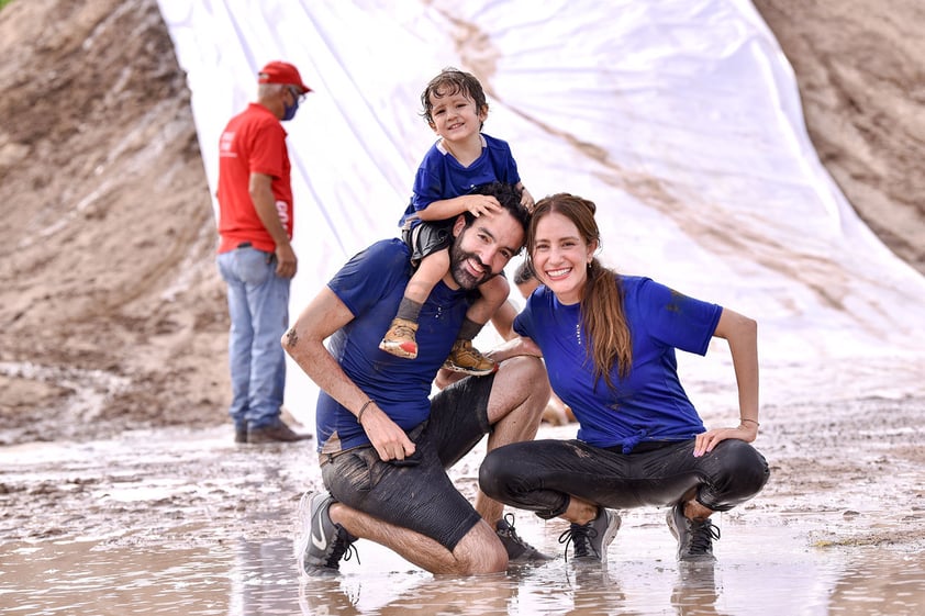 Mateo Roche, Margarita Monarrez y Manuel Roche.