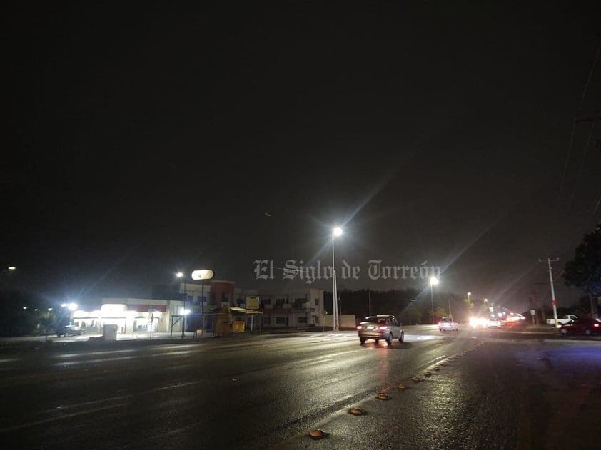 En Gómez Palacio, circulación del bulevar Miguel Alemán es cerrada en el tramo del desnivel 11-40 por intensa lluvia