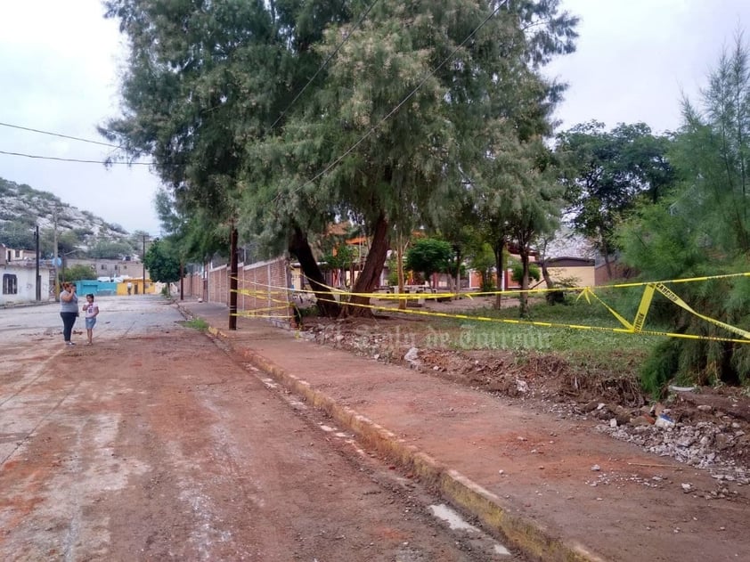 'Mi escuela es un desastre', dice niña tras inundación en surponiente de Torreón