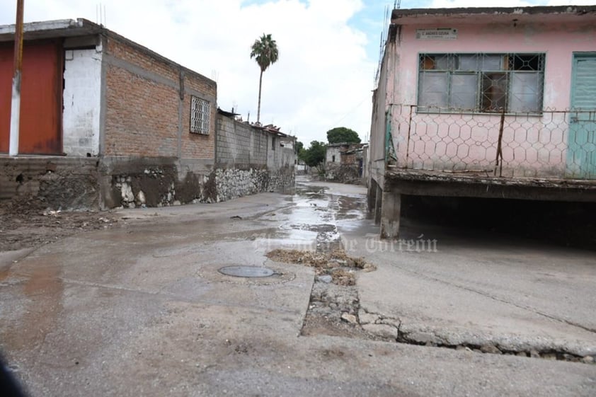 Para las 10:40 horas salieron las últimas camionetas cargadas con desechos del canal y de las calles cercanas, en adelante se puso en marcha un operativo especial en términos sanitarios a cargo de la Secretaría de Salud de Coahuila, especialmente para evitar contagios del COVID-19 y realizar acciones encaminadas a evitar la proliferación del dengue.