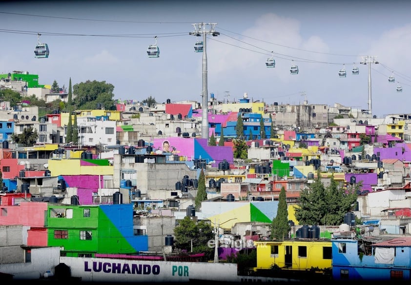 Autoridades mexicanas inauguran la linea 2 del cablebus en Ciudad de México

MEX8556. CIUDAD DE MÉXICO (MÉXICO), 08/08/2021.- Fotografía de cabinas de la línea 2 del Cablebús hoy, en Ciudad de México (México). Autoridades de la capital mexicana inauguraron este domingo la línea 2 del Cablebús, que recorrerá 10.6 kilómetros en siete estaciones, desde Constitución de 1917, hasta Santa Martha Acatitla. EFE/ Carlos Ramírez

Transporte
ECO Transporte Economía, negocios finanzas Ciudad México MÉXICO TRANSPORTE