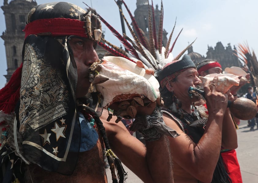 Alumbrado decorativo ilumina Zócalo de CDMX; conmemora 500 años de la Conquista