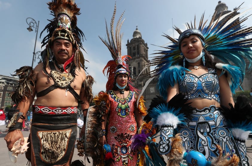 Alumbrado decorativo ilumina Zócalo de CDMX; conmemora 500 años de la Conquista