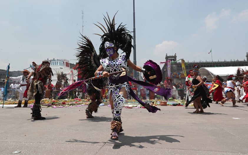 Alumbrado decorativo ilumina Zócalo de CDMX; conmemora 500 años de la Conquista