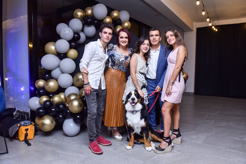 Chato Rodríguez junto a su familia.