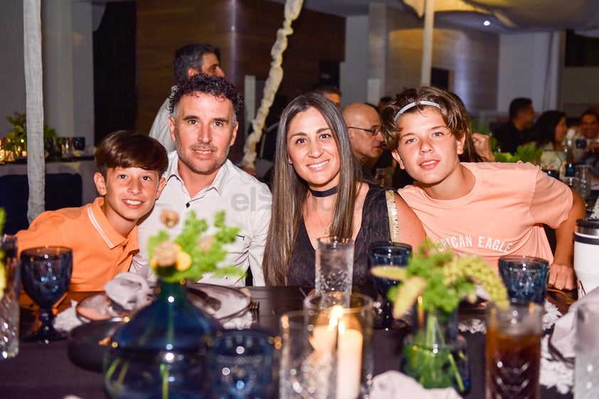 Walter Jiménez, Cecilia Sánchez con sus hijos Tahiel y Bautista Jiménez Sánchez.