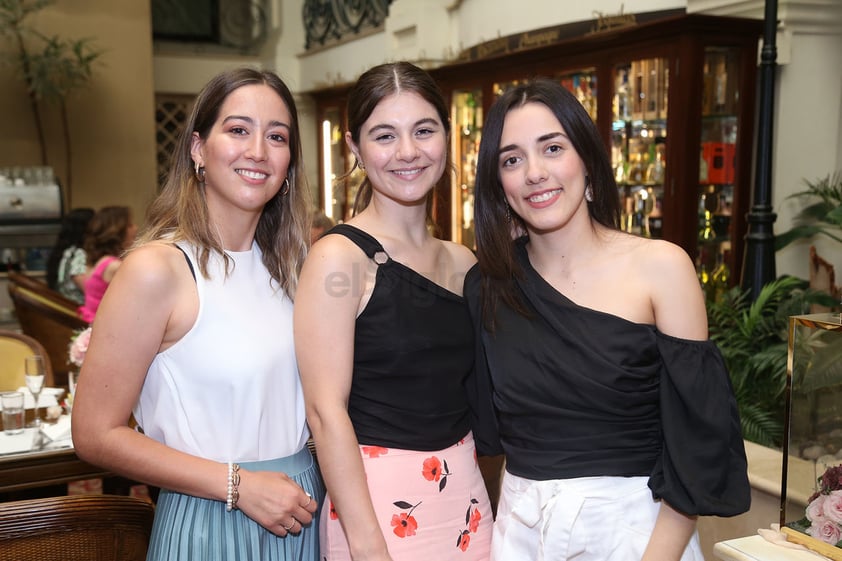 Karen Buttler, Fernanda Herrera y Andrea Acosta.