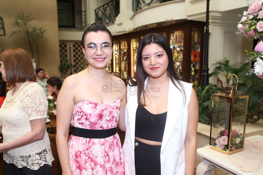 Rebeca Soto y Fernanda Dávila.