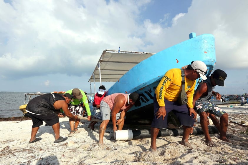 Quintana Roo se prepara para impacto de huracán 'Grace'; emite alerta roja y desaloja hoteles