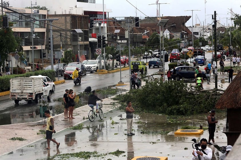 Huracán 'Grace' se degrada a tormenta tropical tras pasar por Península de Yucatán