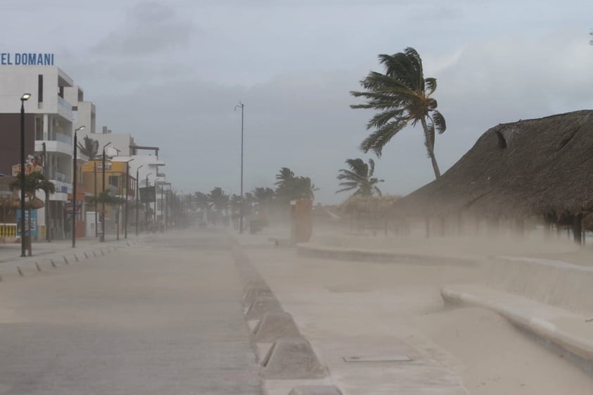 Huracán 'Grace' se degrada a tormenta tropical tras pasar por Península de Yucatán