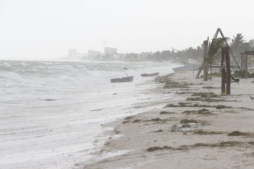 Huracán 'Grace' se degrada a tormenta tropical tras pasar por Península de Yucatán