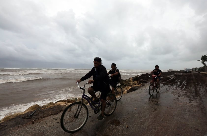 Huracán 'Grace' se degrada a tormenta tropical tras pasar por Península de Yucatán