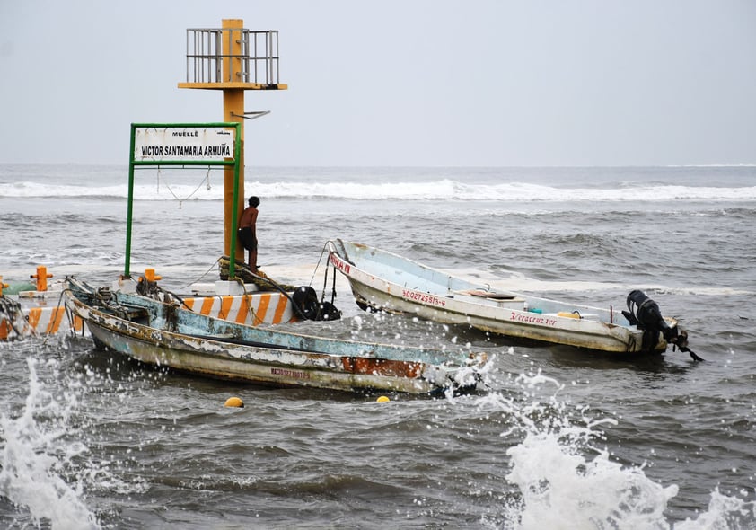 Huracán 'Grace' se fortalece; Veracruz prevé impacto y emite alerta roja