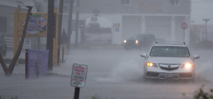 Tormenta 'Henri' toca tierra en Rhode Island, EUA; afecta Nueva York y noreste del país