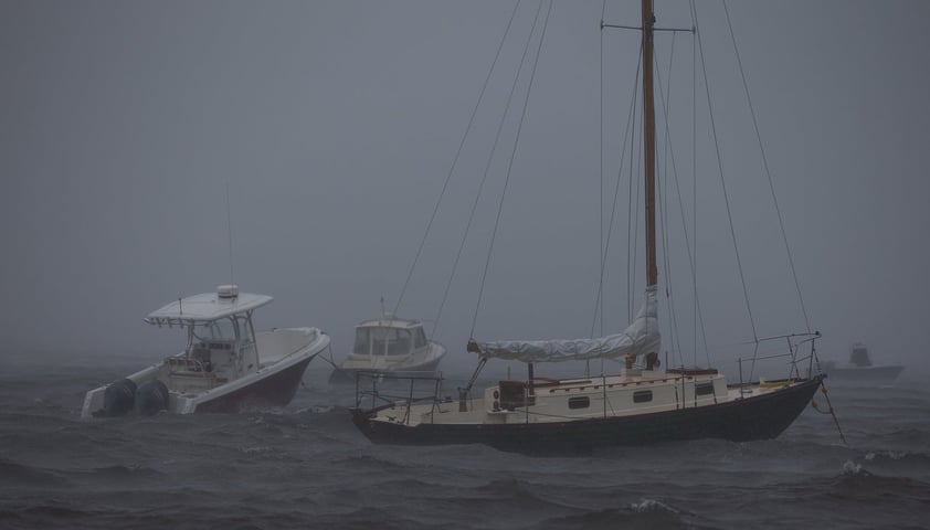 Tormenta 'Henri' toca tierra en Rhode Island, EUA; afecta Nueva York y noreste del país